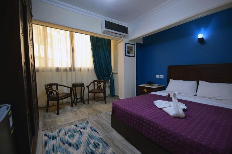Amin Hotel 3*